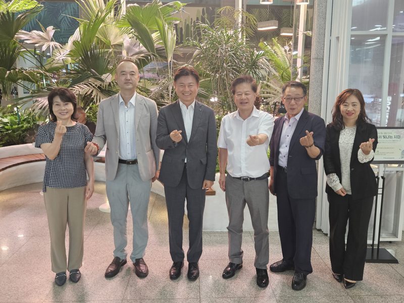 富川市政府与韩国海南总商会举行合作会谈